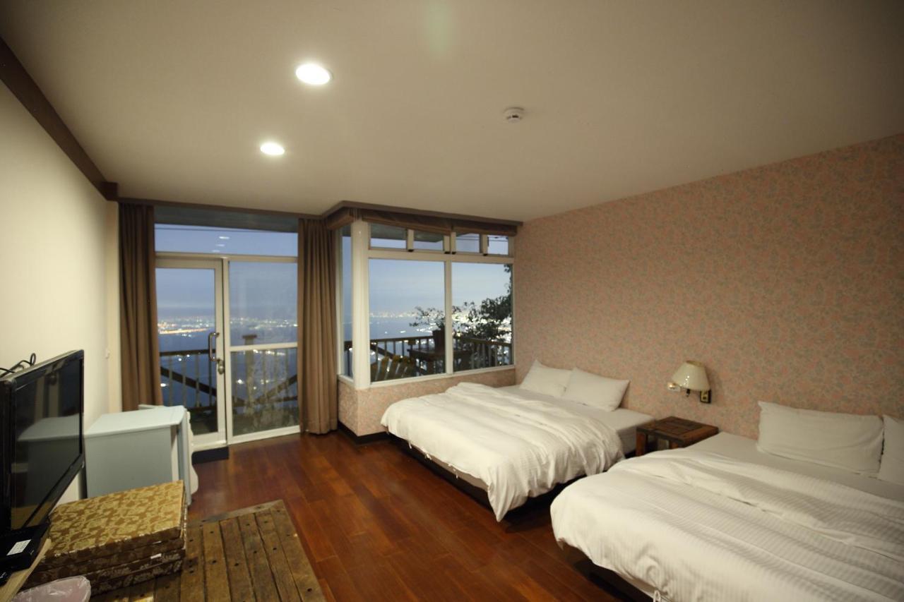 Sky Lounge B&B จูซาน ภายนอก รูปภาพ